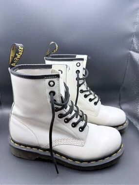 Dr. Martens - Kids' White Leather Lace-Up Boots